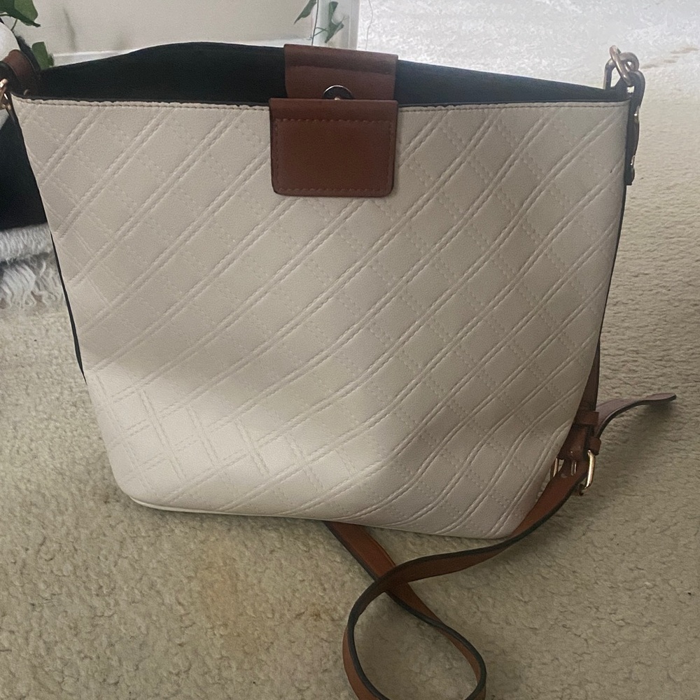 New York & Company Quilted White and Brown Shoulder Bag